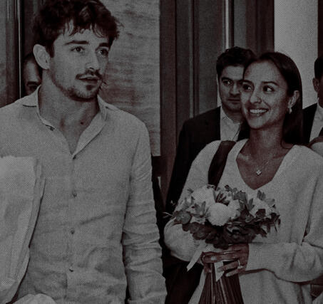 another mysterious caption another mysterious caption